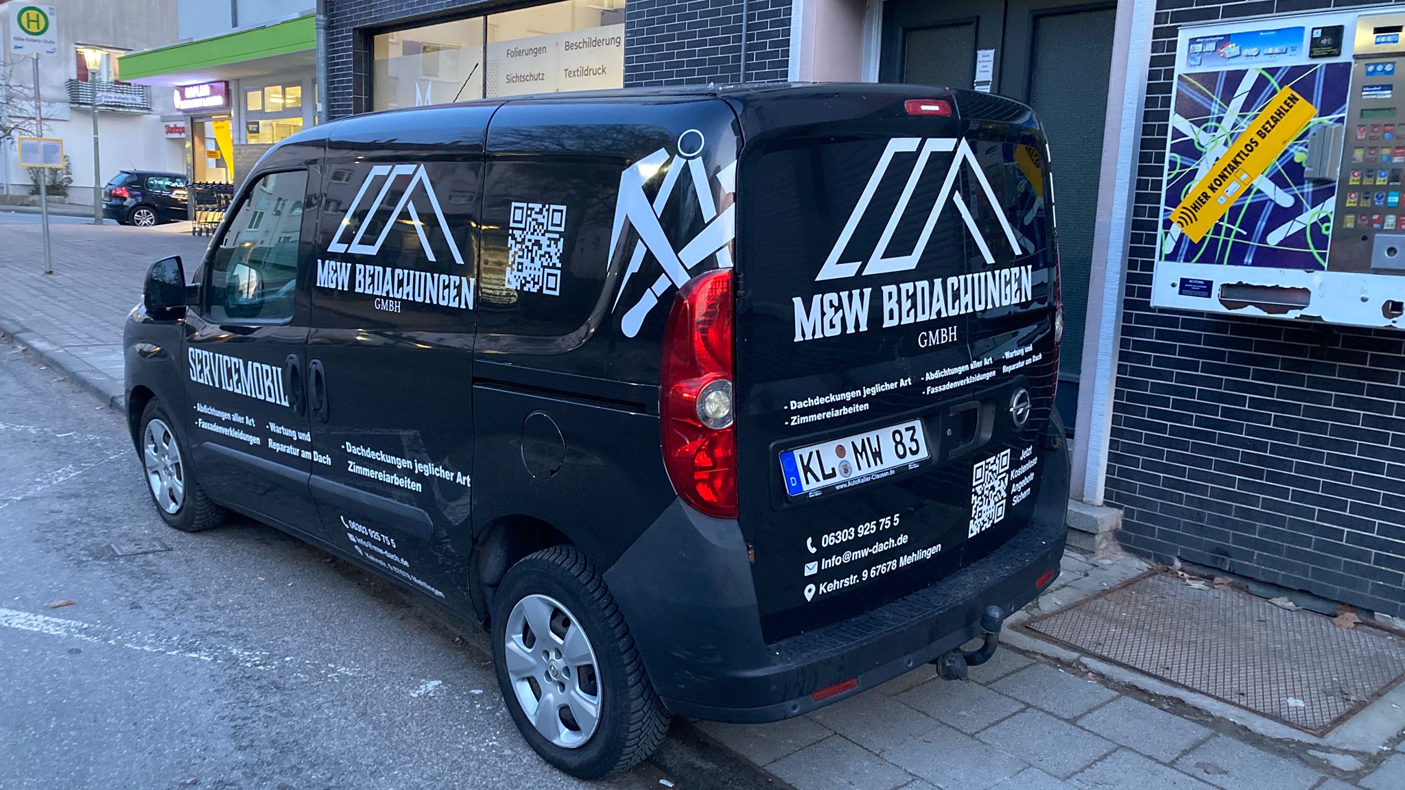 Fahrzeugbeschriftung für M&W Bedachungen GmbH – Servicewagen