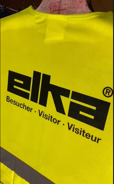 Handwerk trifft Industrie: 50 Sicherheitswesten für Elka Holzwerke