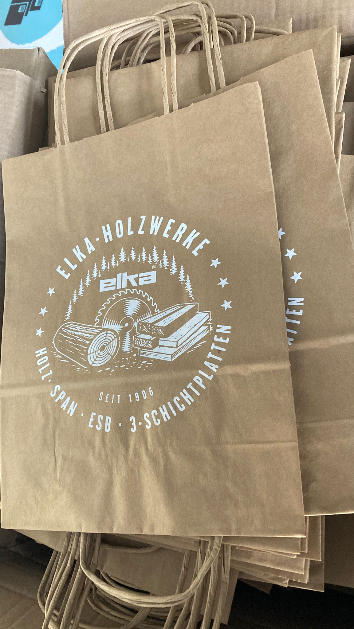 Tragetaschen bedrucken im Siebdruck